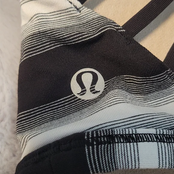Lululemon - Free To Be Bra - Wild - Size 6 - Picture 3 of 3